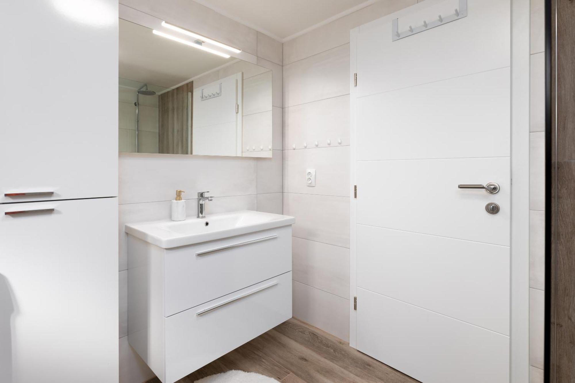 Apartman Grey สลูน ภายนอก รูปภาพ