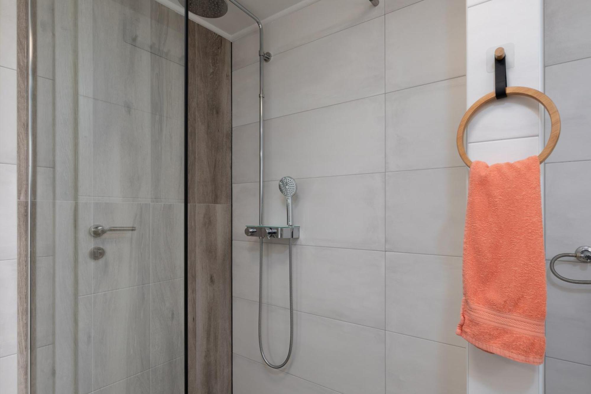 Apartman Grey สลูน ภายนอก รูปภาพ